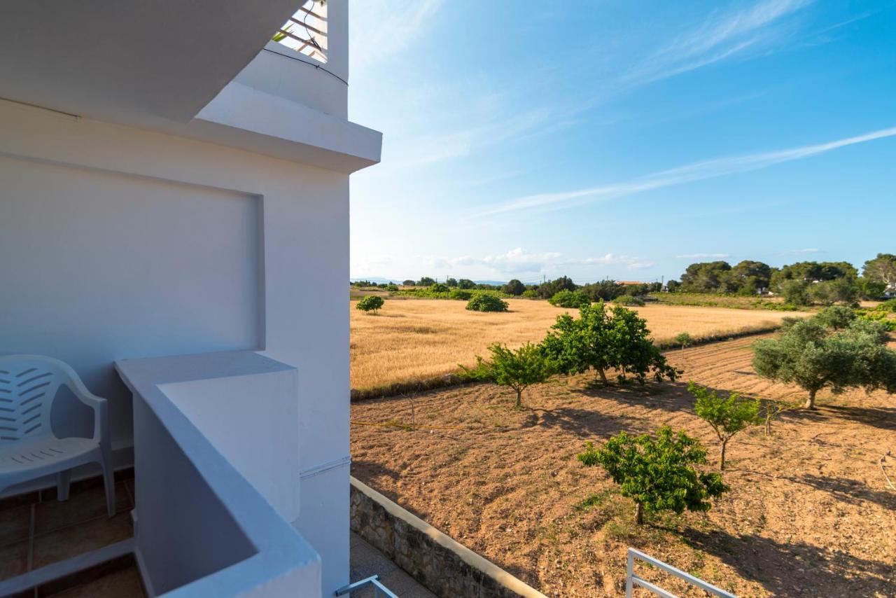Apartamentos Mayans San Ferrán de ses Roques Exterior photo