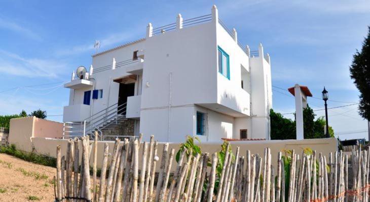 Apartamentos Mayans San Ferrán de ses Roques Exterior photo